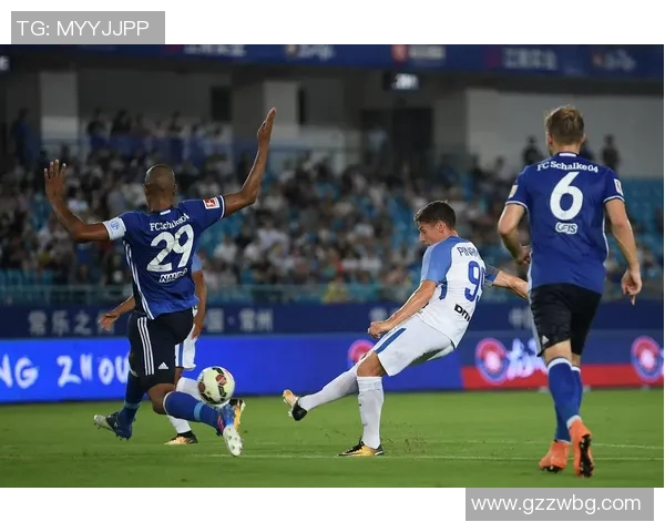 沙尔克与汉堡激情对决直播全程回顾与精彩瞬间分析 沙尔克与汉堡激情对决直播全程回顾与精彩瞬间分析